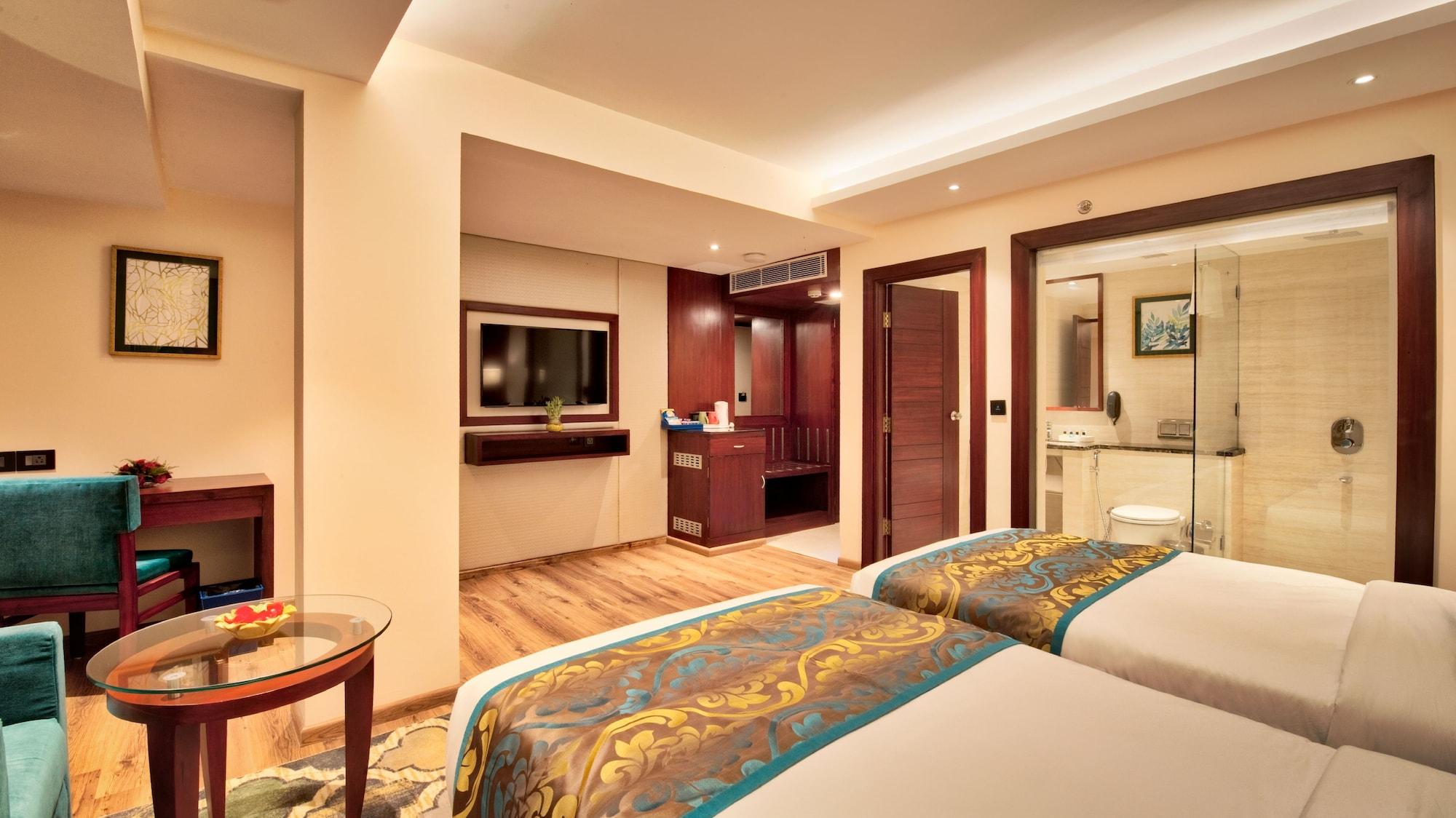 Golden Tulip Essential Jaipur Hotel Bagian luar foto
