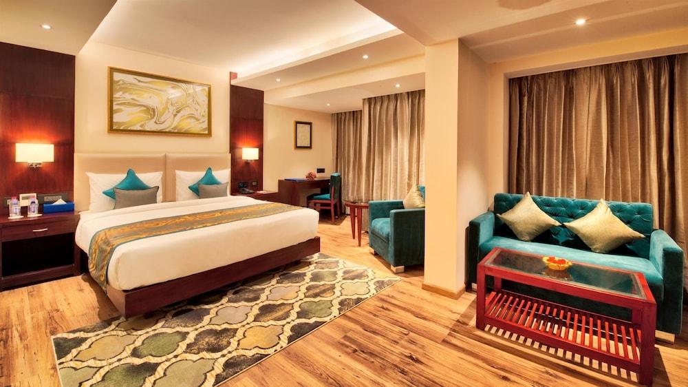 Golden Tulip Essential Jaipur Hotel Bagian luar foto