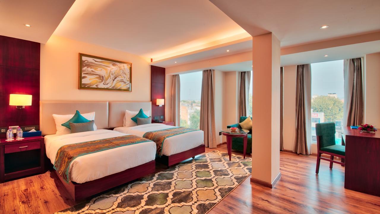 Golden Tulip Essential Jaipur Hotel Bagian luar foto