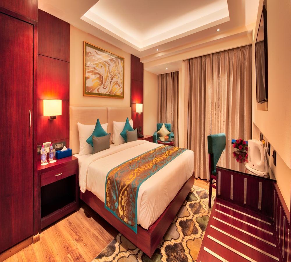 Golden Tulip Essential Jaipur Hotel Bagian luar foto