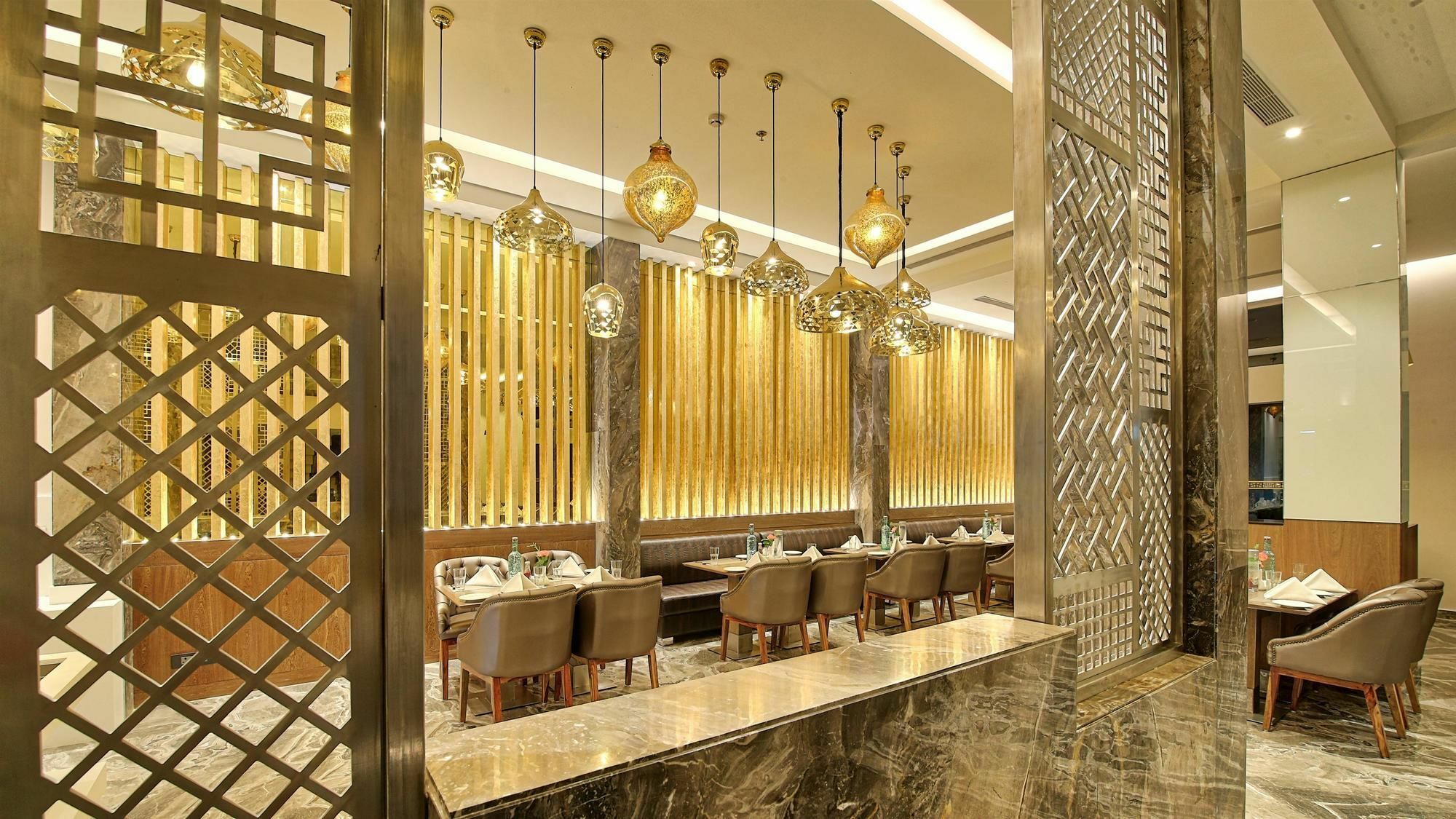 Golden Tulip Essential Jaipur Hotel Bagian luar foto